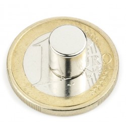 Kruzni neodijumski magnet p. 8 mm 2,5 KG